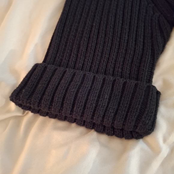 Knitting Needles Women's Black Ribbed Short Sleeve Knit Sweater - Picture 4 of 7